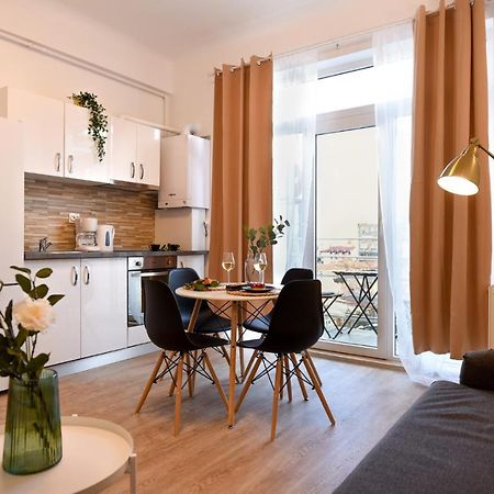 Cozy 1Br Escape - Apartment With Charming Balcony Near Universitate 布加勒斯特 外观 照片