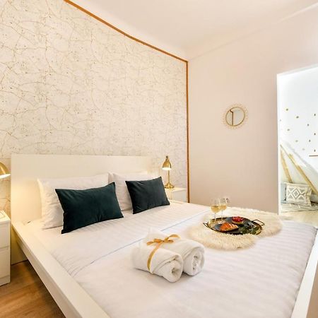 Cozy 1Br Escape - Apartment With Charming Balcony Near Universitate 布加勒斯特 外观 照片