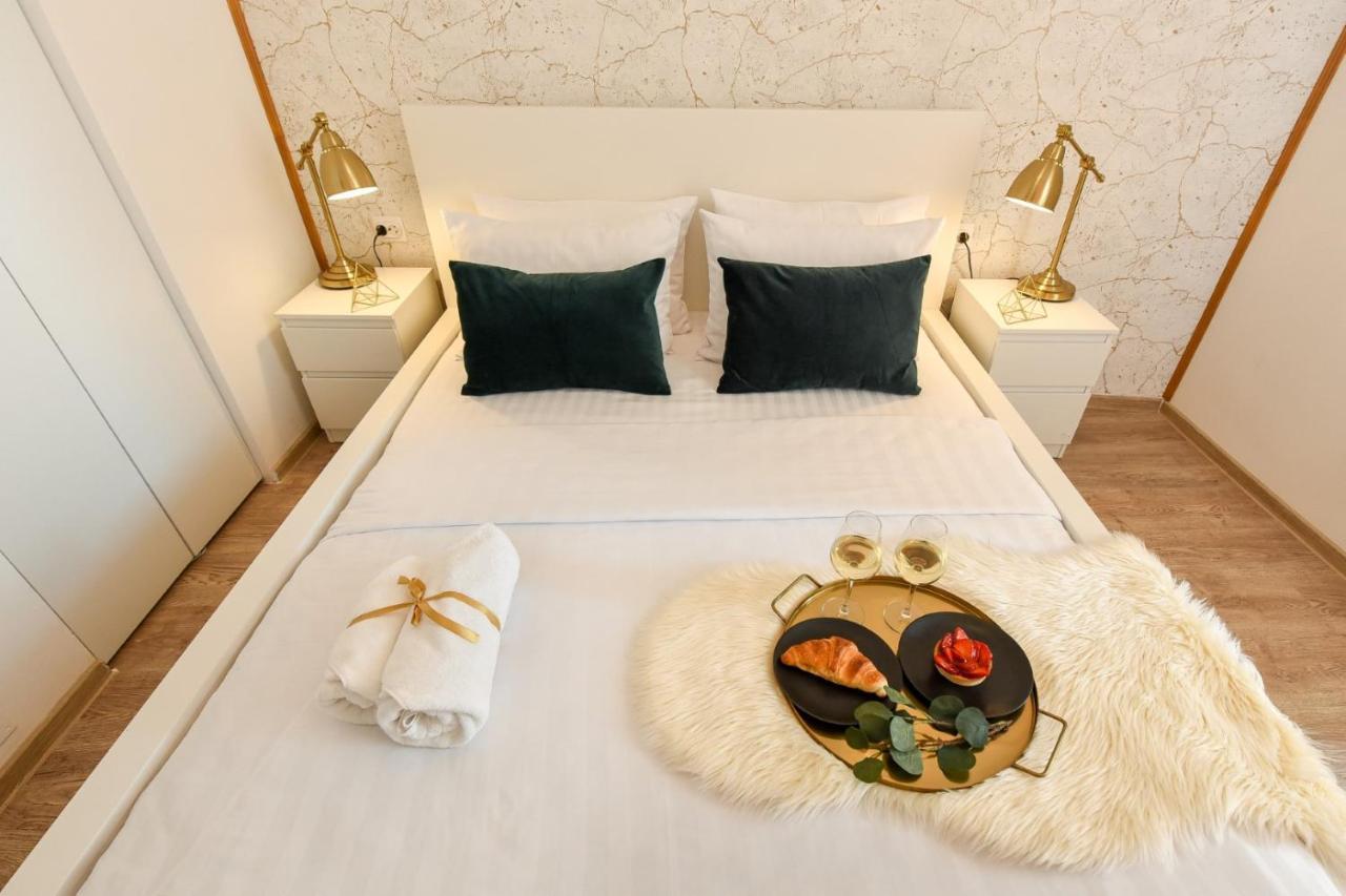 Cozy 1Br Escape - Apartment With Charming Balcony Near Universitate 布加勒斯特 外观 照片