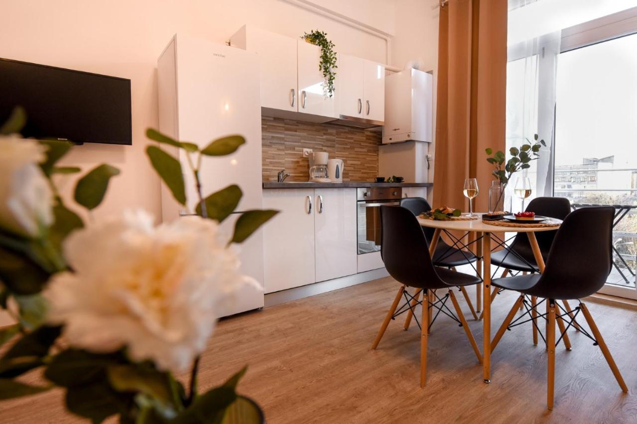 Cozy 1Br Escape - Apartment With Charming Balcony Near Universitate 布加勒斯特 外观 照片