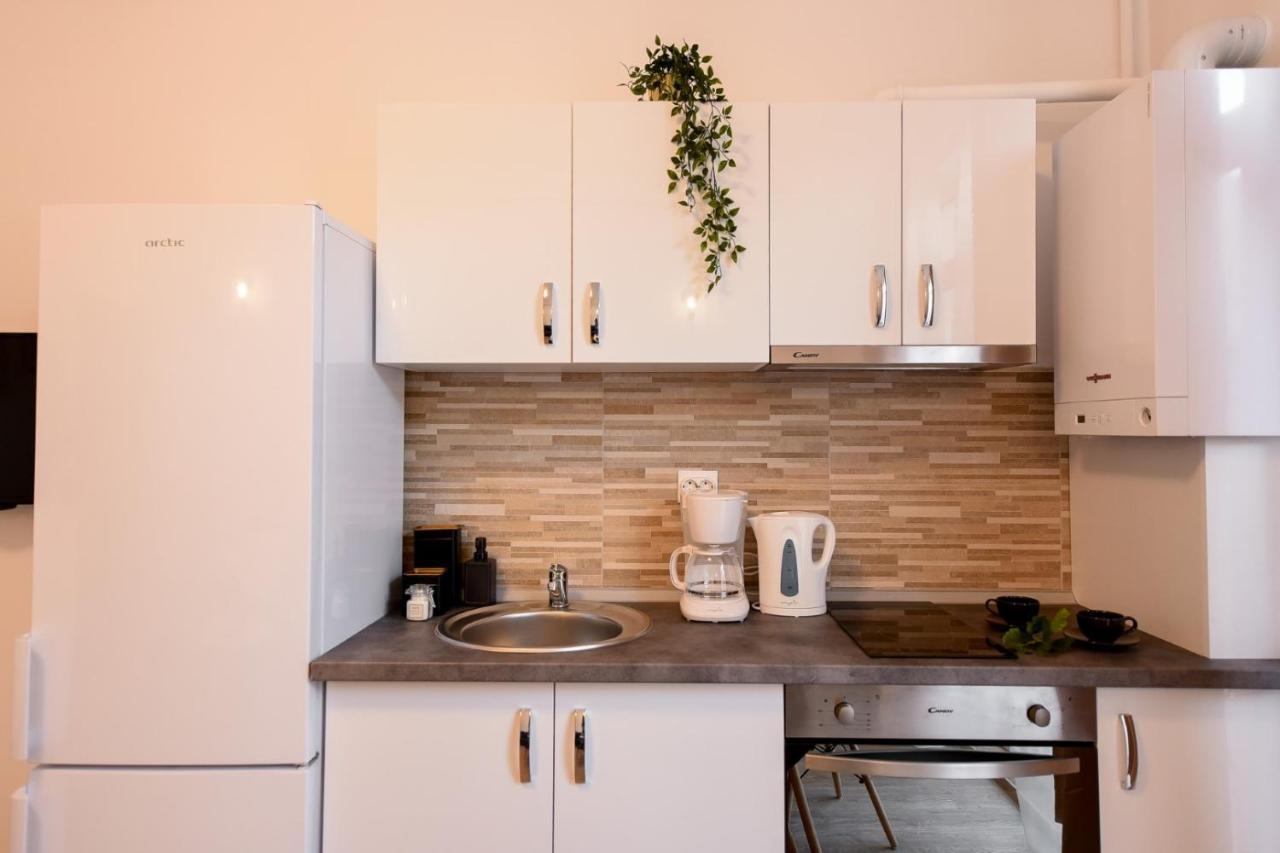 Cozy 1Br Escape - Apartment With Charming Balcony Near Universitate 布加勒斯特 外观 照片