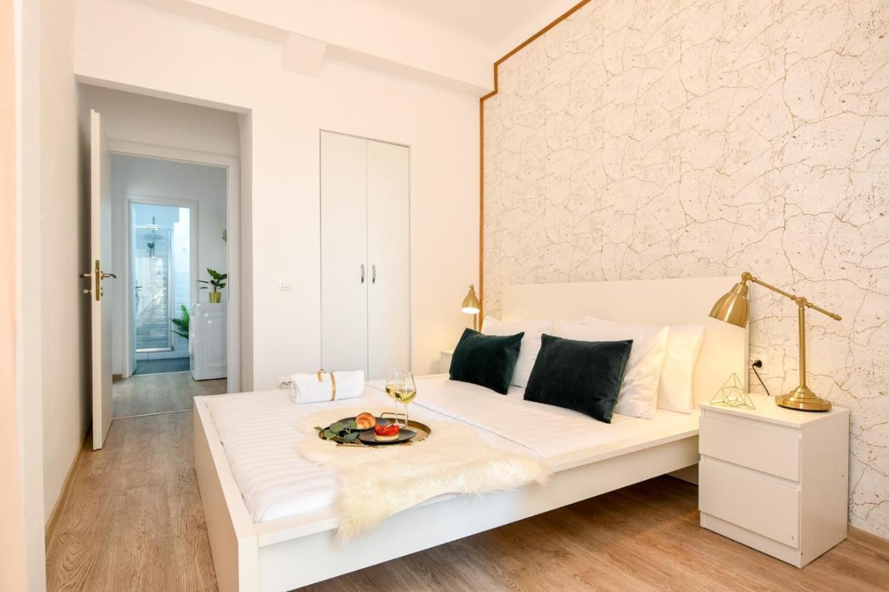 Cozy 1Br Escape - Apartment With Charming Balcony Near Universitate 布加勒斯特 外观 照片