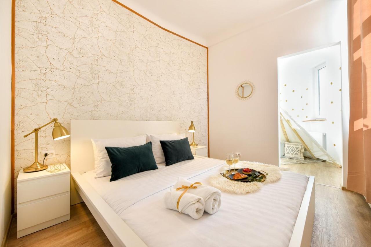 Cozy 1Br Escape - Apartment With Charming Balcony Near Universitate 布加勒斯特 外观 照片